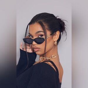 Chain Detail Round Cat Eye Sunglasses | Black